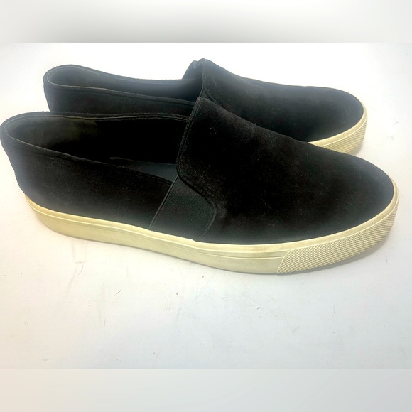 Nordstrom’s Vince suede slip on shoes 9 - Picture 3 of 5